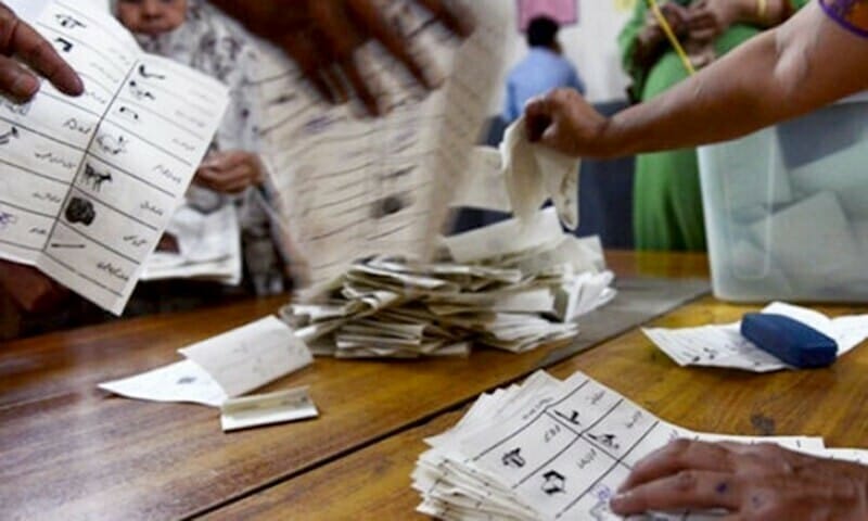 Chaos erupts as ballot papers snatched in Karachi's NA-232 constituency