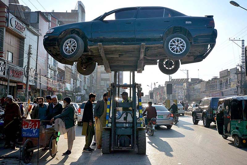 Peshawar Traffic fine 492 people for Encroachment, Illegal Parking