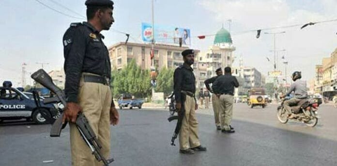 Karachi police arrest dacoit involved in multiple robberies and shootings