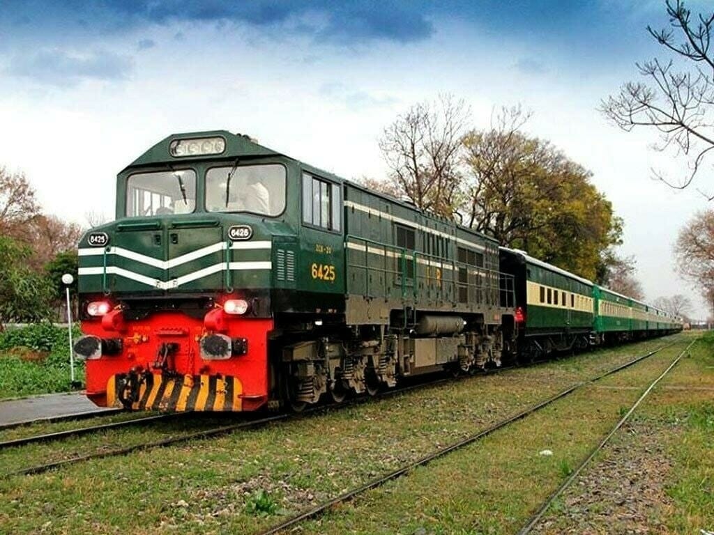 Ministry of Railways initiates privatization preparations amid controversy