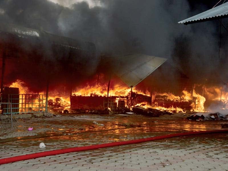 Massive fire devastates Islamabad's H9 market, over 70 stalls engulfed