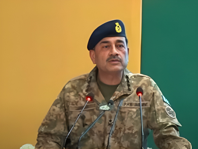 Army chief stresses state's duty to shield public from ‘social media dangers’