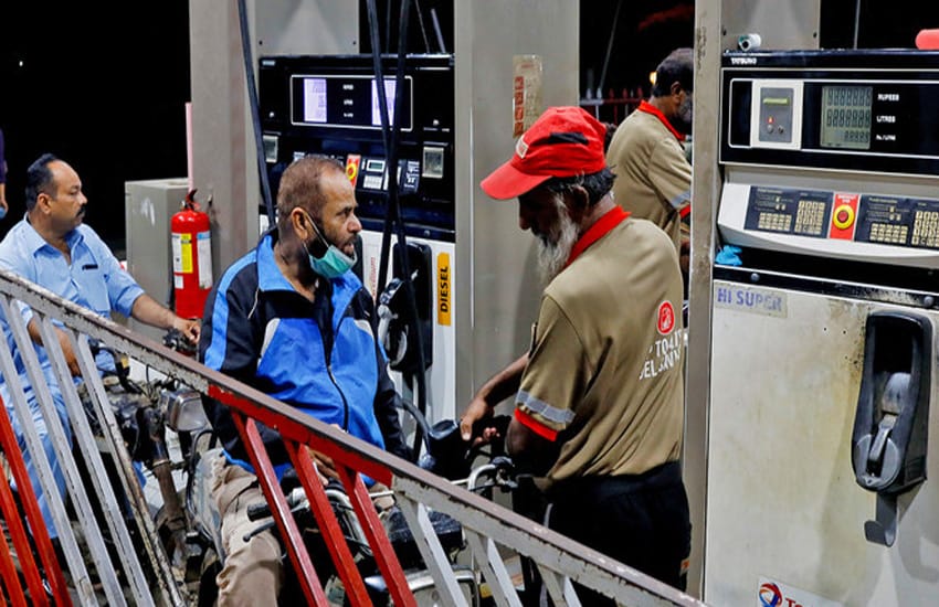 Latest: Petrol price in Pakistan may drop again from Oct 1