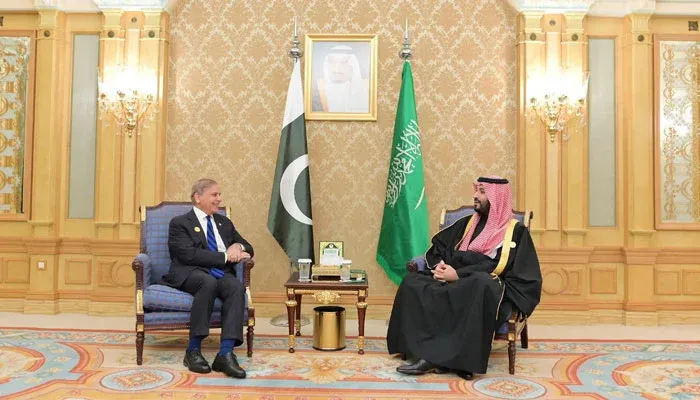 'Looking forward to visit Pakistan', says Saudi crown prince in meeting with PM Shehbaz