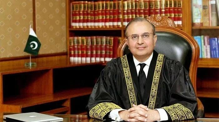 Judicial independence at risk from case withdrawals, remarks Justice Mansoor