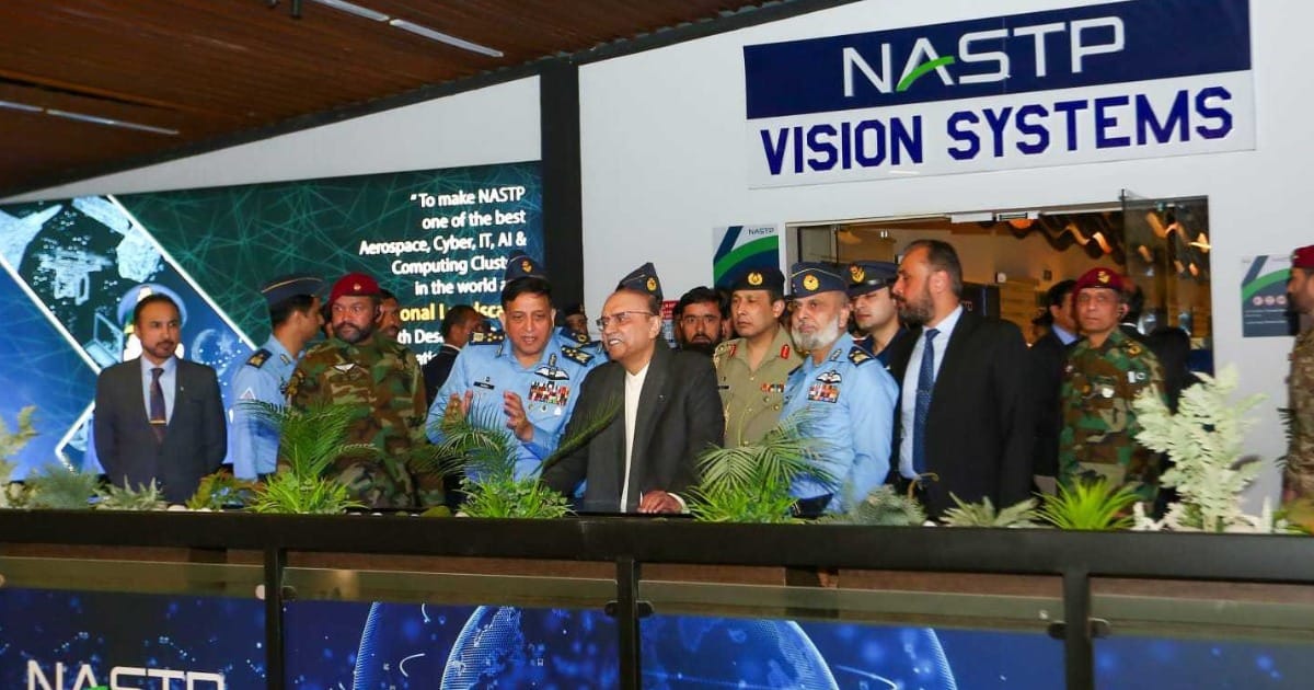 President pays a visit to the National Aerospace Science and Technology Park