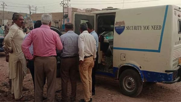 Delivery Van Driver Kidnapped, Rs 7 Crore Mobile Phones Stolen in Karachi