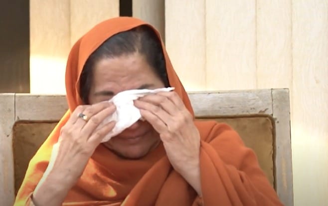 چوہدری پرویز الہٰی کی اہلیہ قیصرہ الہٰی کا نم آنکھوں کے ساتھ دردناک انٹرویو۔۔
