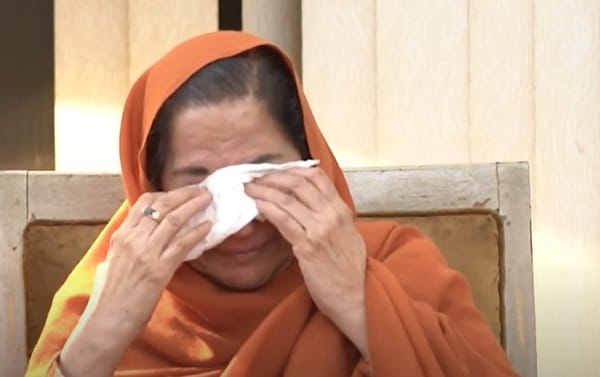 چوہدری پرویز الہٰی کی اہلیہ قیصرہ الہٰی کا نم آنکھوں کے ساتھ دردناک انٹرویو۔۔