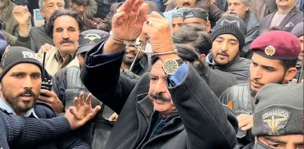 شیخ رشید احمد کی گرفتاری پی ٹی آئی کی وجہ سے نہیں ہوئی، رؤف حسن