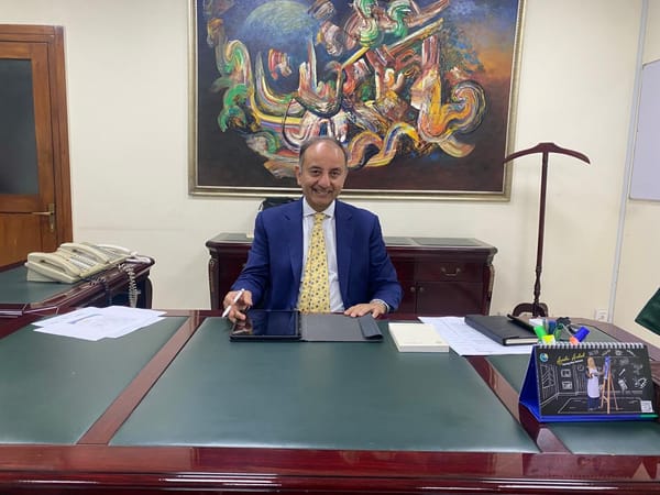وفاقی وزیر توانائی ڈاکٹر مصدق ملک نے عہدے کا چارج سنبھال لیا