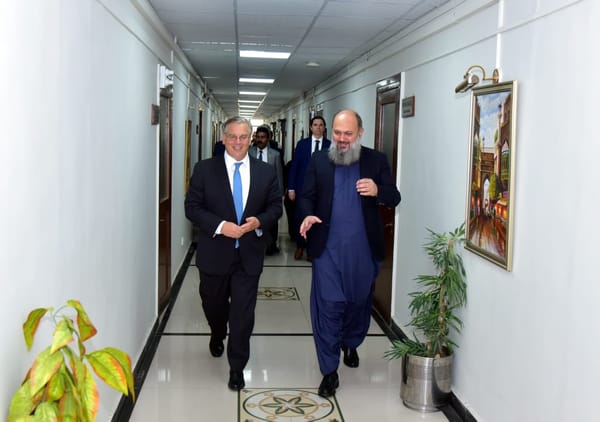 وفاقی وزیر تجارت جام کمال خان کی امریکی سفیر ڈونلڈ بلوم سے ملاقات
