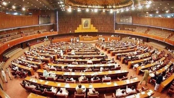 قومی اسمبلی اور صوبائی اسمبلیوں کی تمام مخصوص نشستوں پر بحال اراکین کو معطلی کے عرصے کی تنخواہیں ادا کرنے کا فیصلہ، پارلیمانی ذرائع